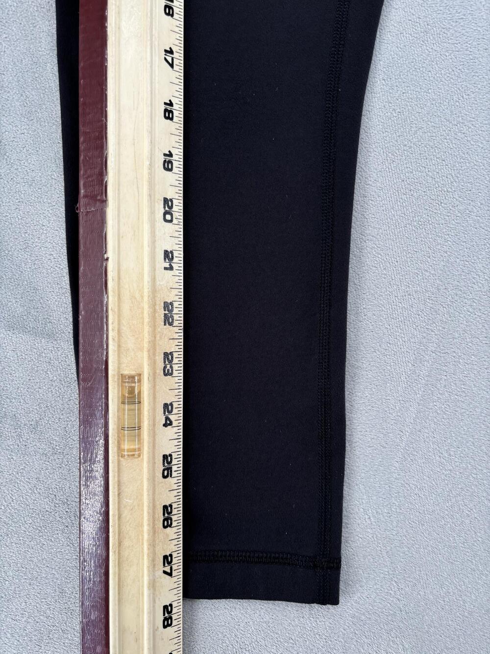 Lululemon Womens Black Cropped Leggings Size 6 Athleisure Yoga Minimalist - Picture 9 of 9